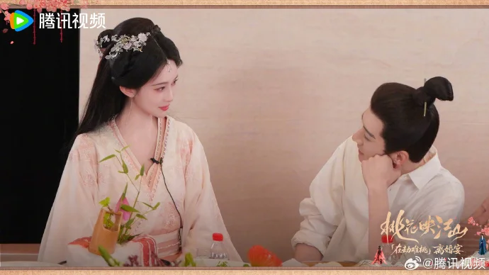 《桃花映江山》高能名场面：刘学义「在劫难桃」盯妻眼神杀！